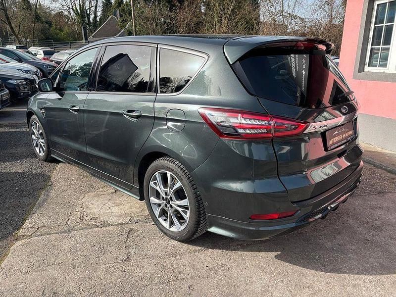 Gebraucht Ford S-MAX ST-Line 160 PS (117 kW) 2017 Grün Van / Kleinbus