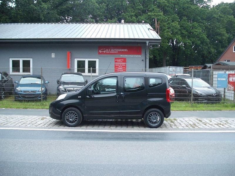 Schwarz Gebraucht 2011 Fiat Qubo Active Van / Kleinbus | 4.599 € (Fairer Preis) - Bild 1/4