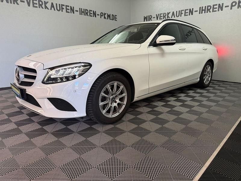 Gebraucht Mercedes C180 156 PS (114 kW) 2019 Polarweiss  unilack Kombi