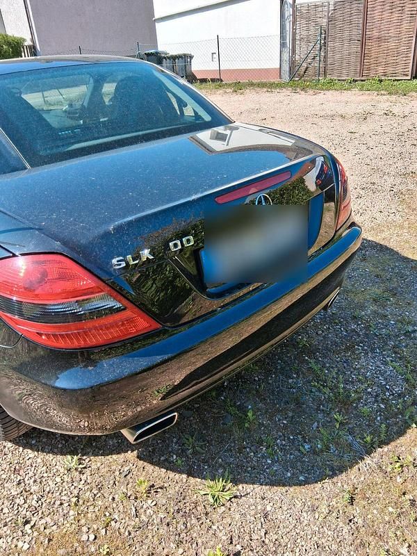 Second-hand Mercedes SLK200 163 CP (119 kW) 2008 Negru Cabrio