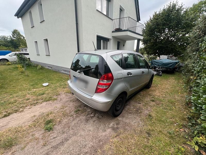 Grau Gebraucht 2008 Mercedes A180 Kleinwagen | 900 € - Bild 1/3