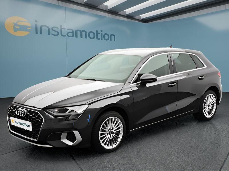 Grau Gebraucht 2022 Audi A3 Sportback e-tron Kleinwagen | 22.249 € (Guter Preis) - Bild 1/4
