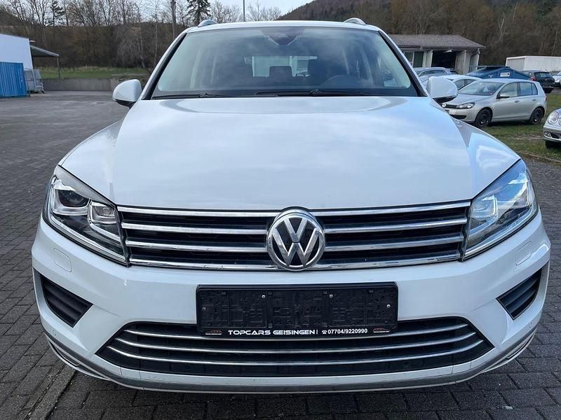 Gebraucht VW Touareg 204 PS (150 kW) 2017 Pure white SUV