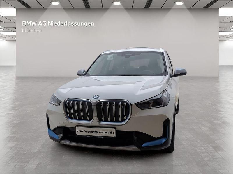Gebraucht BMW iX1 xLine 200 kW (272 PS) 2022 Weiß SUV