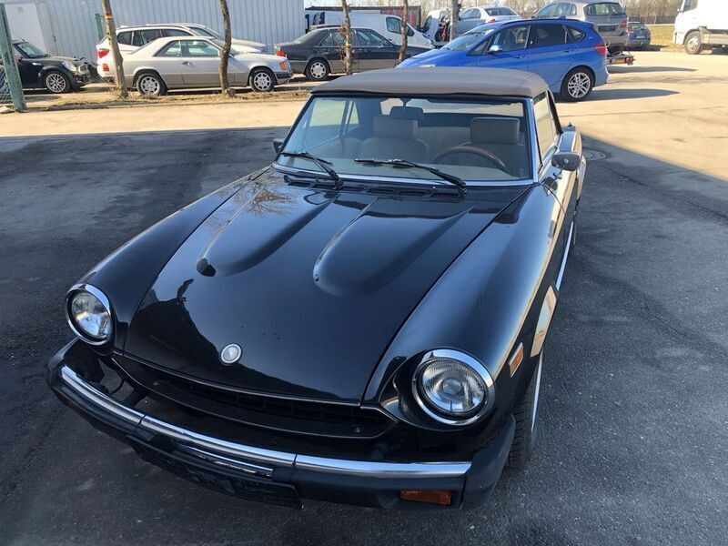 Schwarz Gebraucht 1982 Fiat 124 Spider Cabrio | 14.999 € - Bild 1/4
