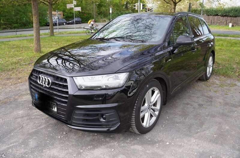 Schwarz Gebraucht 2016 Audi Q7 Ambiente SUV | 25.499 € (Guter Preis) - Bild 1/4