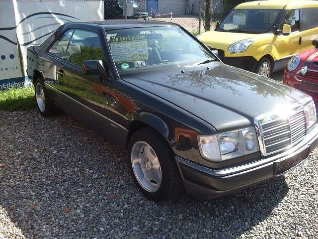 Gebraucht Mercedes E220 Sportline 150 PS (110 kW) 1993 Schwarz Coupé