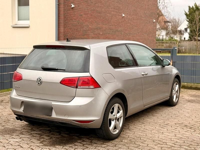 Gebraucht VW Golf VII Edition 122 PS (89 kW) 2014 Silber Limousine