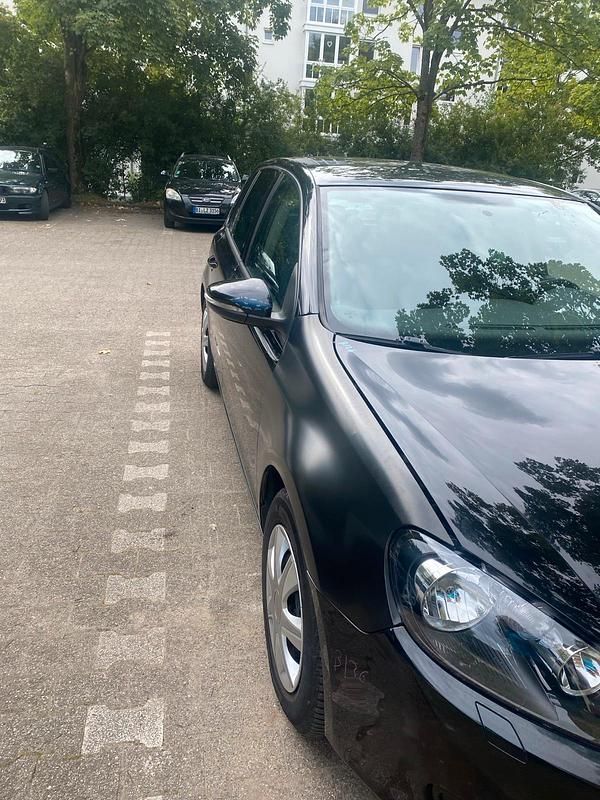 Schwarz Gebraucht 2010 VW Golf VI Kleinwagen | 2.200 € (Superpreis) - Bild 1/4
