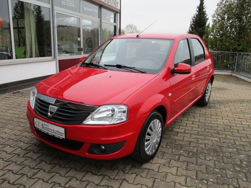Rot Gebraucht 2009 Dacia Logan Lauréate Limousine | 3.990 € (Etwas zu teuer) - Bild 1/4
