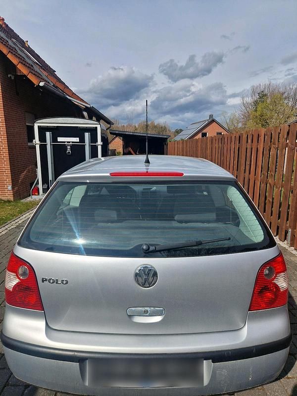 Gebraucht VW Polo 65 PS (47 kW) 2004 Silber Kleinwagen