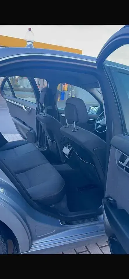 Gebraucht Mercedes C180 Elegance 156 PS (114 kW) 2011 Limousine