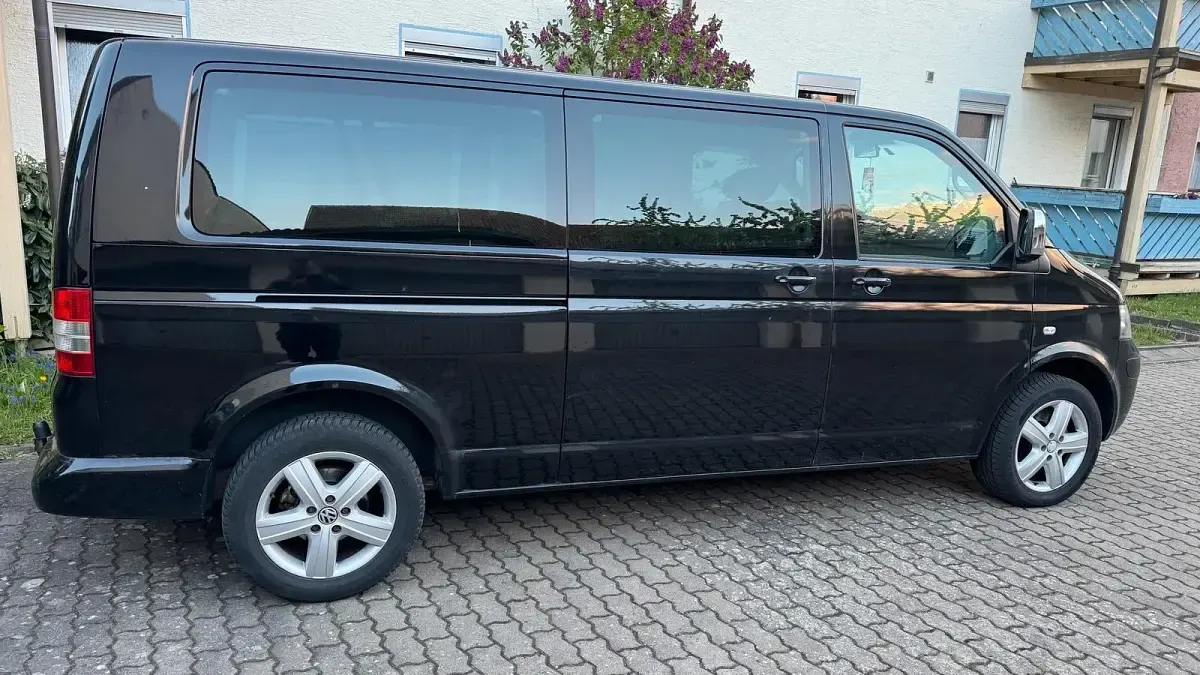 Second-hand VW Caravelle 174 CP (127 kW) 2007 Negru Van