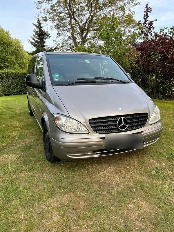 Silber Gebraucht 2009 Mercedes Vito Van / Kleinbus | 8.500 € - Bild 1/4
