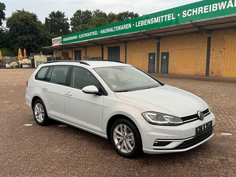 Grau Gebraucht 2018 VW Golf VII Highline Kombi | 10.000 € (Superpreis) - Bild 1/4