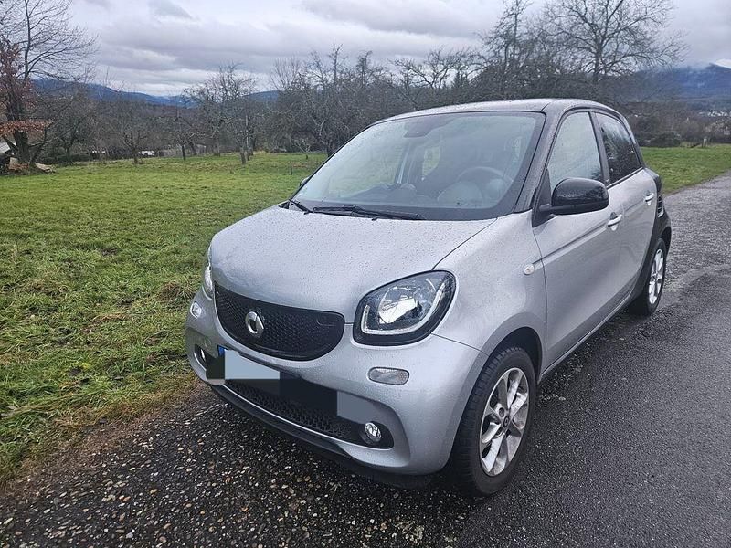 Gebraucht Smart ForFour Passion 71 PS (52 kW) 2016 Silber Kleinwagen