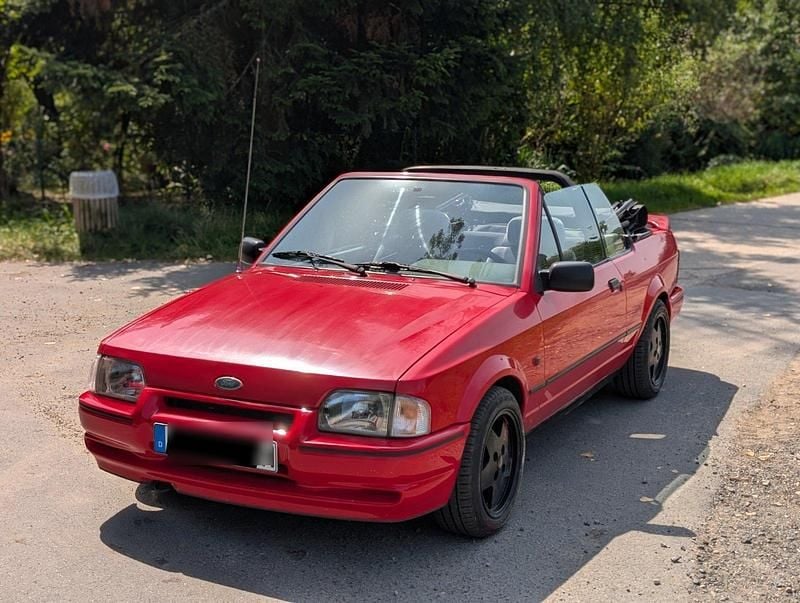 Gebraucht Ford Escort Cabriolet 102 PS (75 kW) 1990 Rot Cabrio
