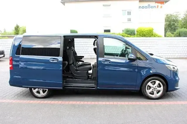 Gebraucht Mercedes V250 190 PS (139 kW) 2022 Blau Van / Kleinbus