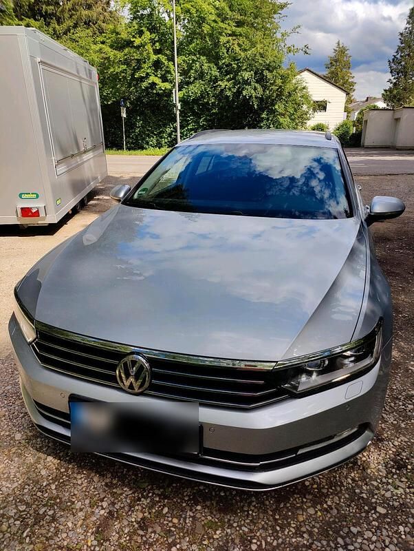 Silber Gebraucht 2017 VW Passat Kombi | 11.200 € (Fairer Preis) - Bild 1/4