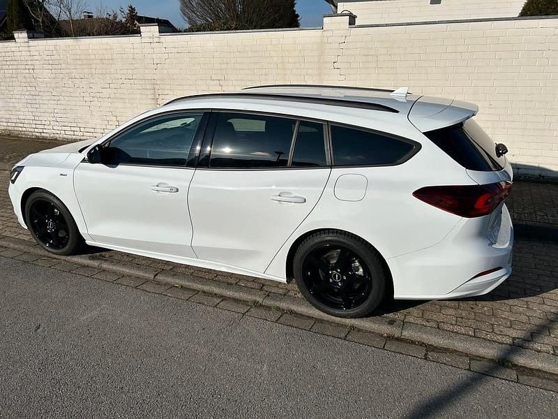 Gebraucht Ford Focus ST-Line 116 PS (85 kW) 2025 Weiß Kombi