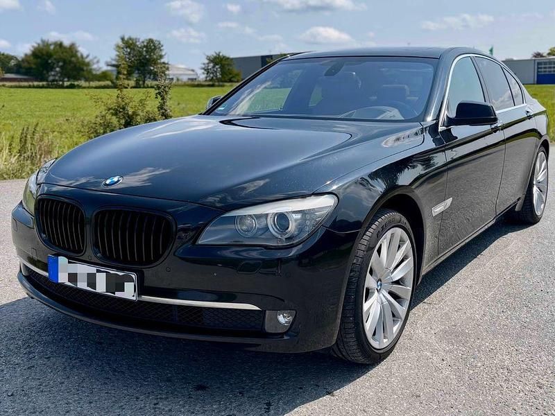 Schwarz Gebraucht 2009 BMW 740 Comfort Edition Limousine | 16.000 € (Fairer Preis) - Bild 1/4