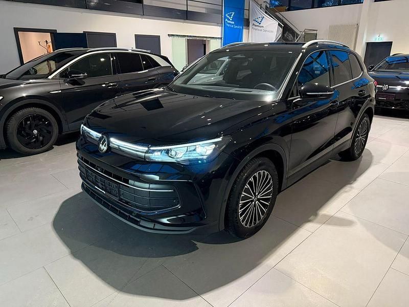 Schwarz Gebraucht 2025 VW Tiguan Goal SUV | 35.890 € (Superpreis) - Bild 1/4