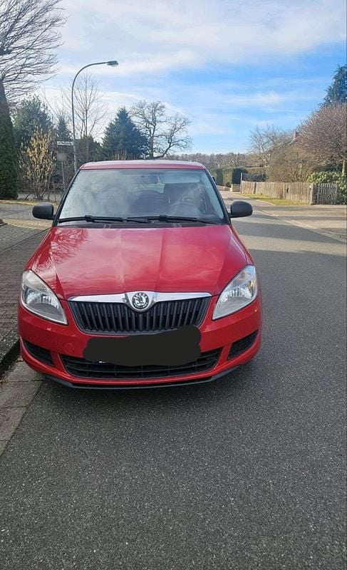 Gebraucht Skoda Fabia 60 PS (44 kW) 2011 Rot Kleinwagen