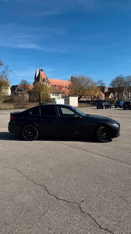 Gebraucht BMW 320 190 PS (139 kW) 2018 Schwarz Limousine