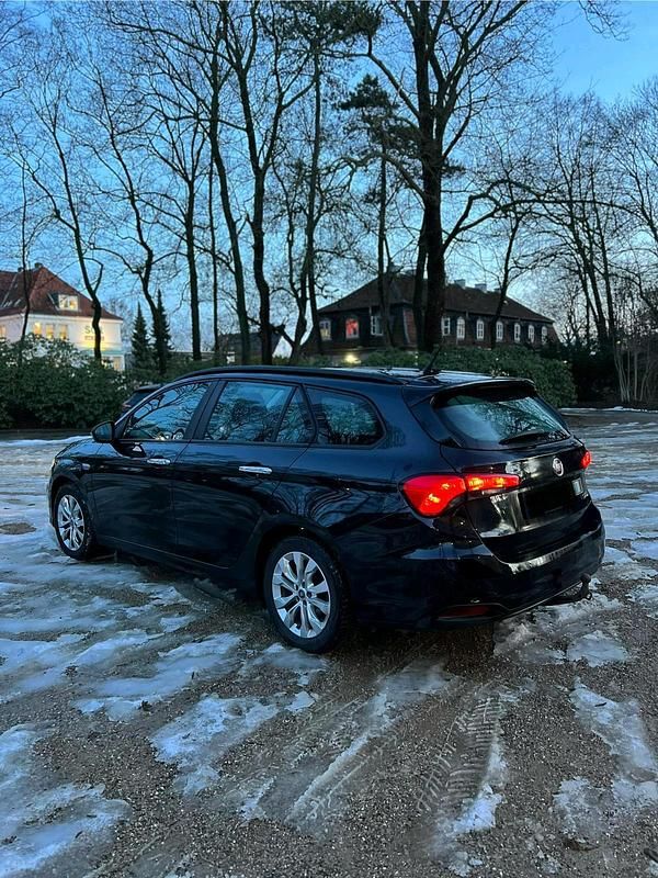 Gebraucht Fiat Tipo Pop 120 PS (88 kW) 2017 Schwarz Kombi