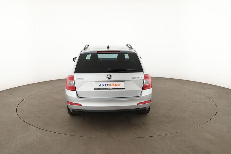 Gebraucht Skoda Octavia Style 150 PS (110 kW) 2015 Silber Kleinwagen