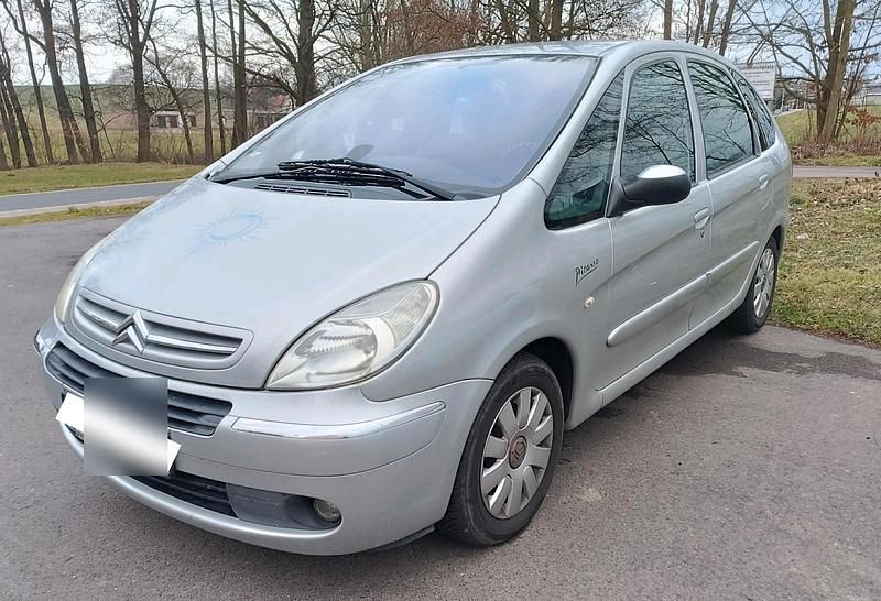 Silber Gebraucht 2005 Citroën Xsara Picasso Exclusive Van / Kleinbus | 3.899 € (Teuer) - Bild 1/4