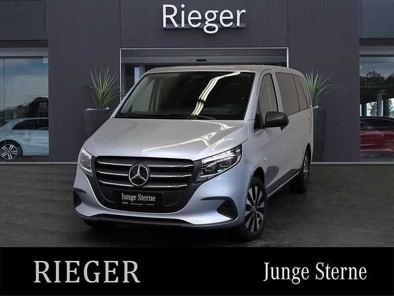 Silver metallic Gebraucht 2024 Mercedes Vito Van / Kleinbus | 54.899 € - Bild 1/4