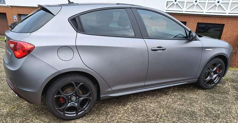 Gebraucht Alfa Romeo Giulietta Veloce 150 PS (110 kW) 2016 Grau Limousine