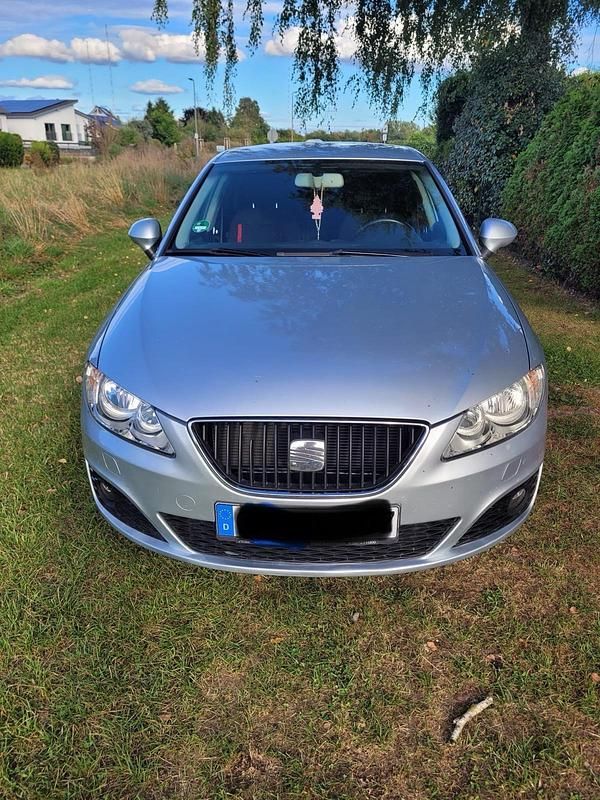 Silber Gebraucht 2009 Seat Exeo Limousine | 5.500 € (Etwas zu teuer) - Bild 1/4