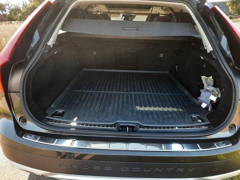 Gebraucht Volvo V90 CC Pro 250 PS (183 kW) 2017 Braun Kombi