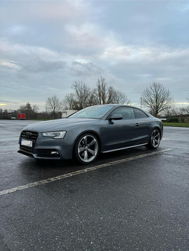 Grau Gebraucht 2012 Audi A5 S-Line Coupé | 17.000 € (Teuer) - Bild 1/4