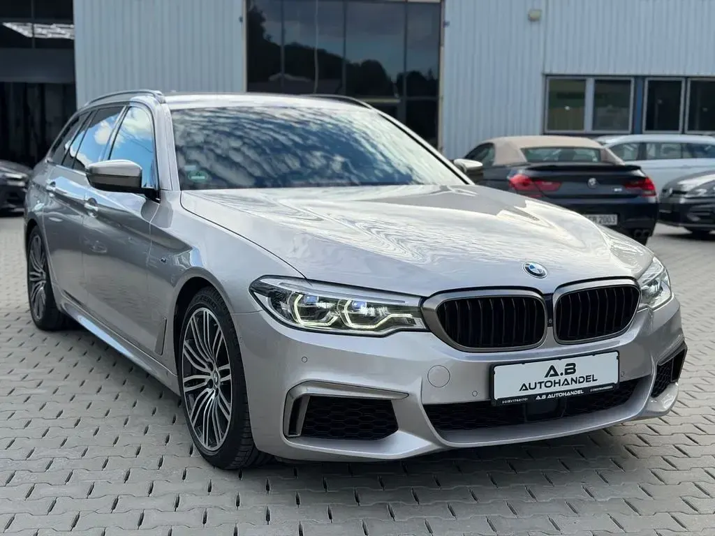 Gebraucht BMW M550 Performance 400 PS (294 kW) 2019 Silber Limousine