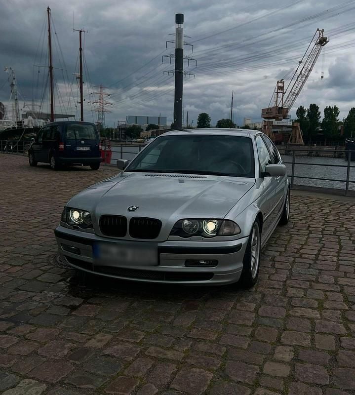 Usado BMW 328 193 HP (141 kW) 2000 Prateado Sedan
