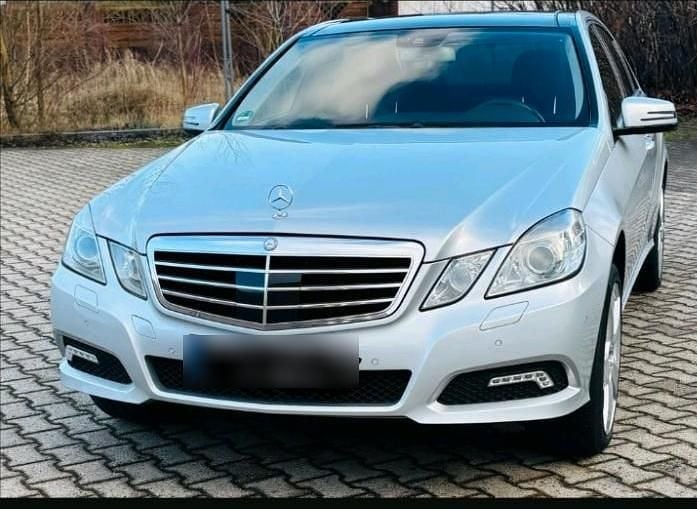 Gebraucht Mercedes E500 388 PS (285 kW) 2010 Silber Limousine