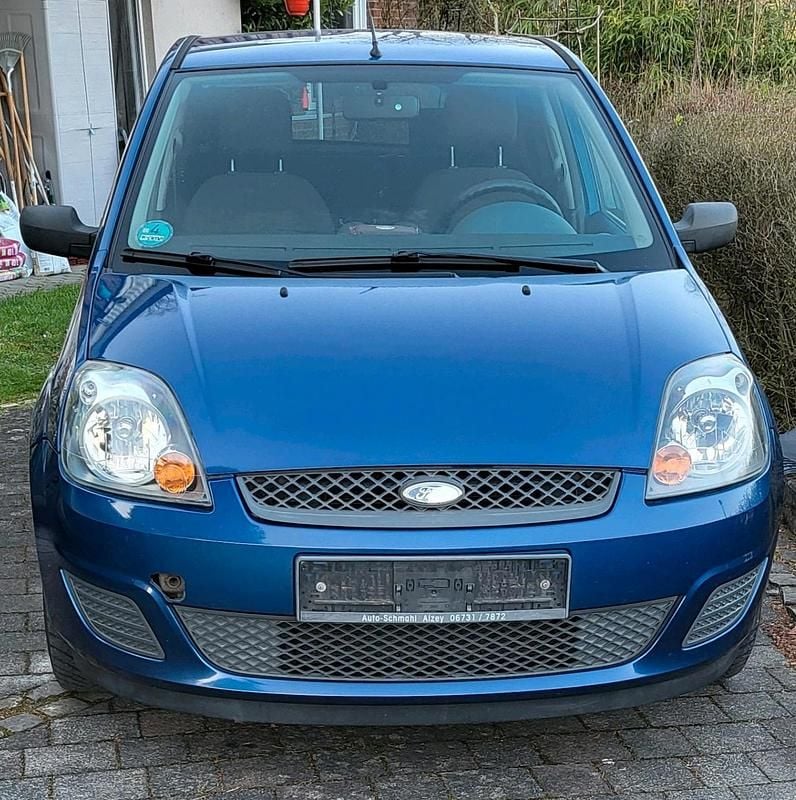 Gebraucht Ford Fiesta 80 PS (58 kW) 2007 Blau Kleinwagen