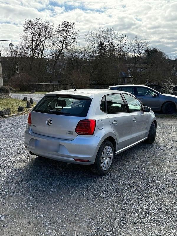 Gebraucht VW Polo 90 PS (66 kW) 2014 Silber Kleinwagen