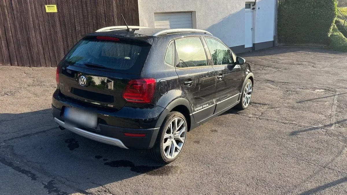 Gebraucht VW Polo Cross 90 PS (66 kW) 2017 Schwarz Kleinwagen