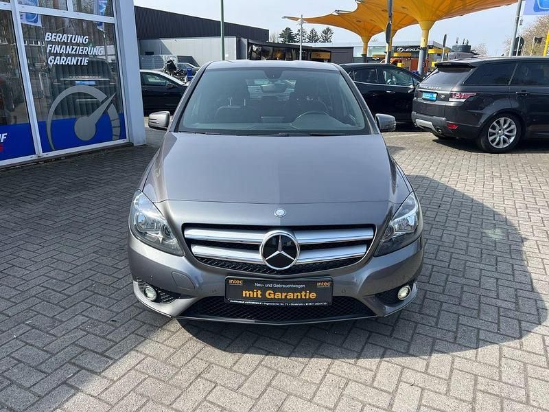 Gebraucht Mercedes B180 109 PS (80 kW) 2014 Grau Van / Kleinbus