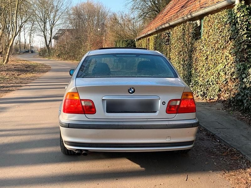 Gebraucht BMW 320 150 PS (110 kW) 1998 Limousine