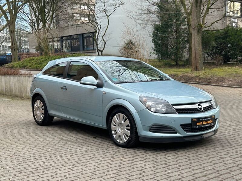 Gebraucht Opel Astra GTC Selection 90 PS (66 kW) 2010 Eisbergblau mineraleffekt Limousine