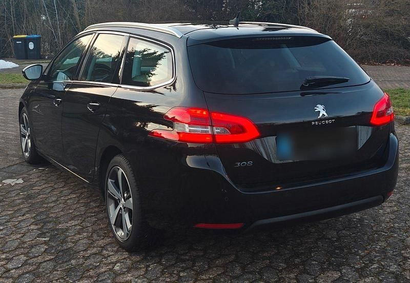 Gebraucht Peugeot 308 Allure 150 PS (110 kW) 2017 Schwarz Kombi