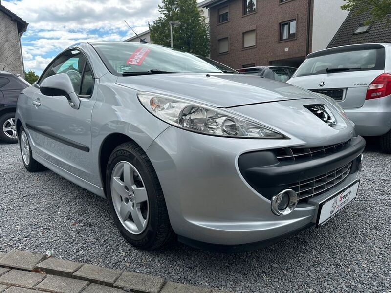 Grau Gebraucht 2008 Peugeot 207 CC Sport Cabrio | 2.950 € (Fairer Preis) - Bild 1/4