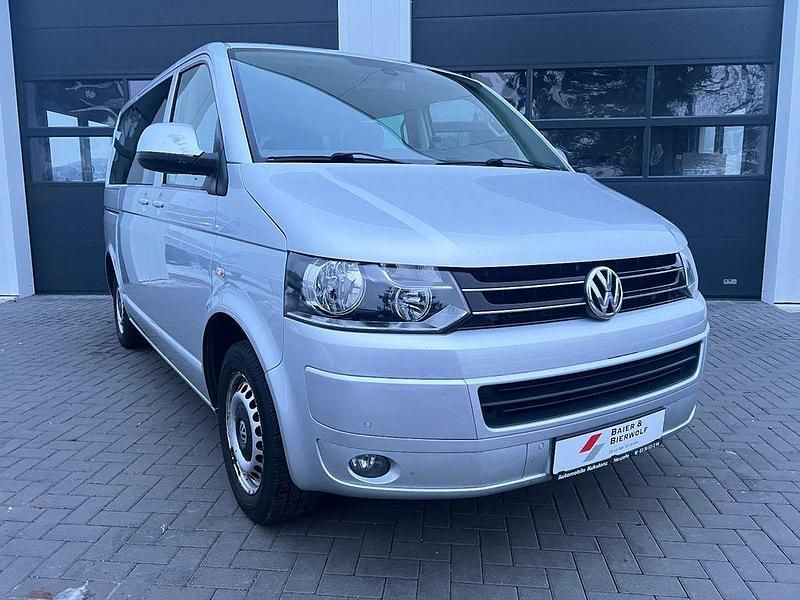 Gebraucht VW Multivan Edition 140 PS (102 kW) 2011 Silber Van