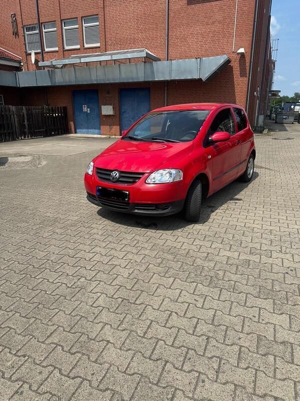 Rot Gebraucht 2005 VW Fox Kleinwagen | 599 € (Guter Preis) - Bild 1/4