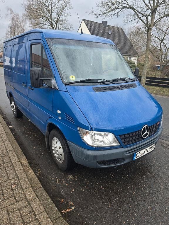 Gebraucht Mercedes Sprinter 131 PS (96 kW) 2023 Blau Van
